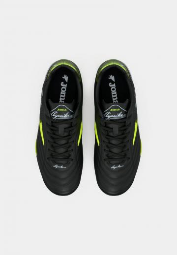 Футбольные бутсы