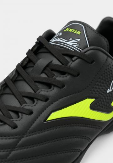 Футбольные бутсы