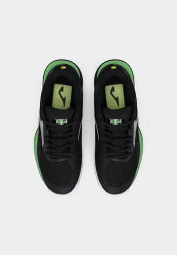 Теннисные кроссовки