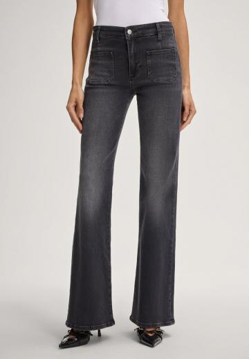 Клешеные брюки