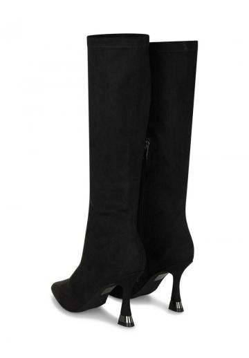 Высокие сапоги