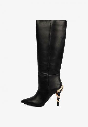 Высокие сапоги