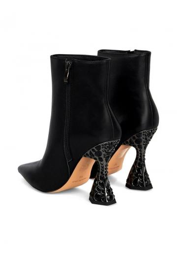 Полусапожки на высоком каблуке