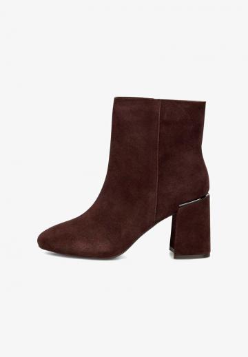 Полусапожки на высоком каблуке