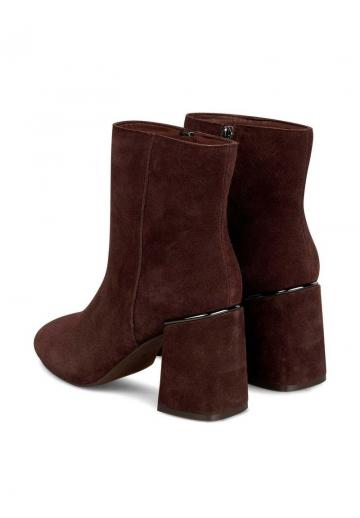 Полусапожки на высоком каблуке