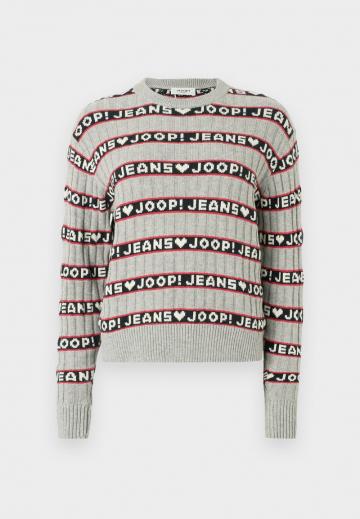 Пуловер в полоску