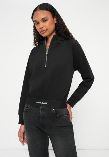 Короткие джинсы