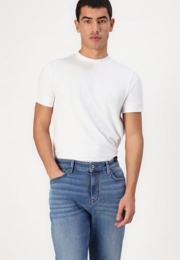 Узкие джинсы