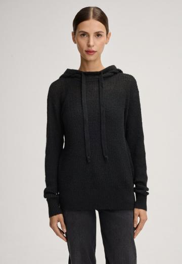 Пуловер с капюшоном