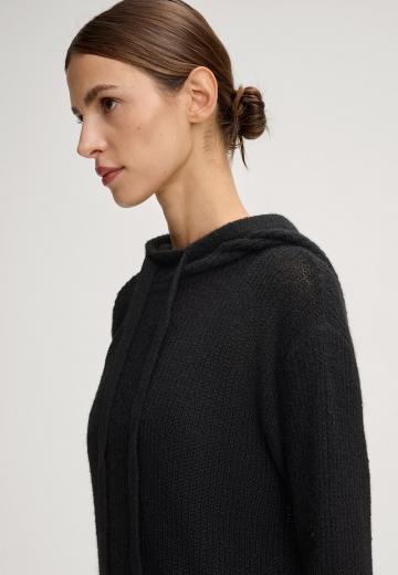 Пуловер с капюшоном