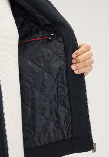 Зимняя куртка