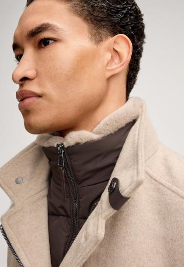 Короткое пальто