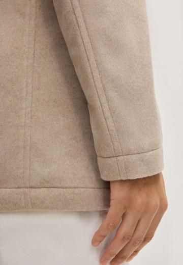 Короткое пальто