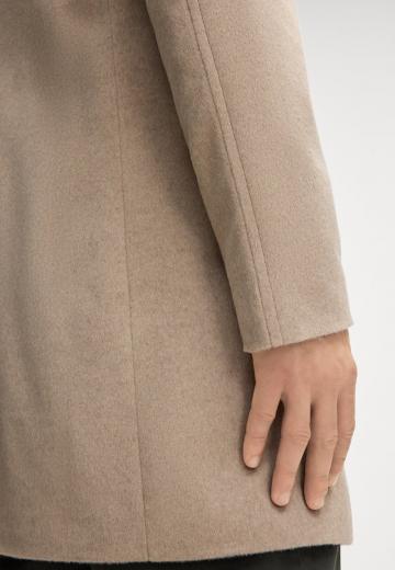 Короткое пальто