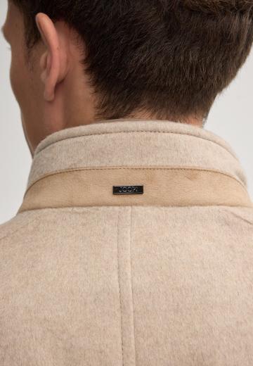 Короткое пальто