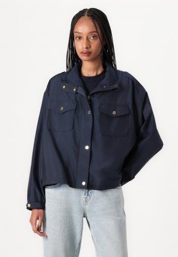 Куртка с накладнымит карманами