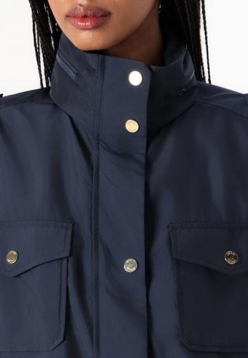 Куртка с накладнымит карманами