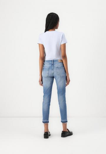 Короткие джинсы