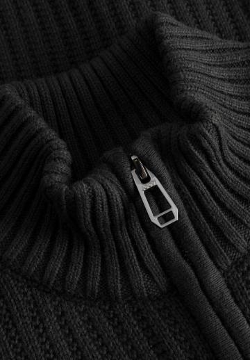 Вязаная кофта