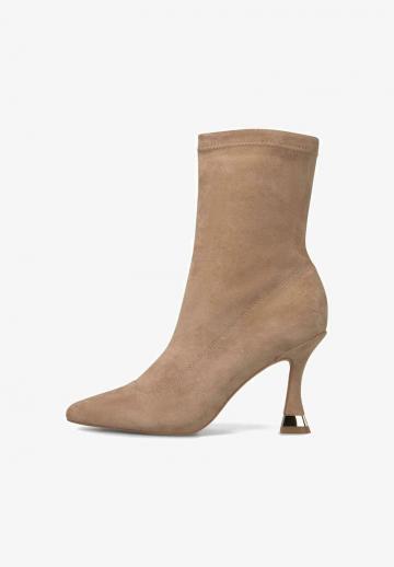 Полусапожки на высоком каблуке