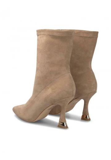 Полусапожки на высоком каблуке