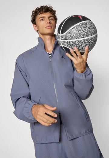 Спортивная куртка