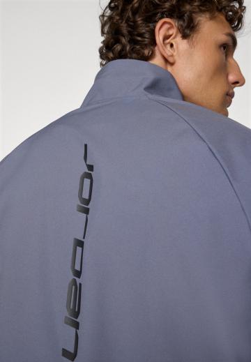 Спортивная куртка