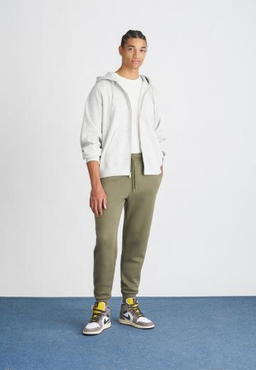 Спортивная кофта