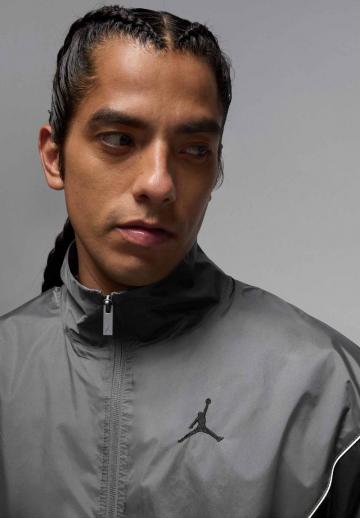 Спортивная куртка