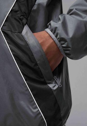 Спортивная куртка