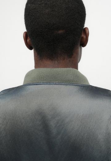 Куртка бомбер