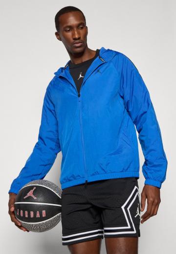 Спортивная куртка