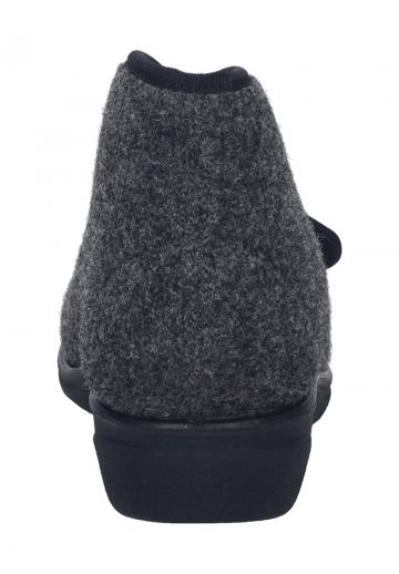 Сапожки на танкетке