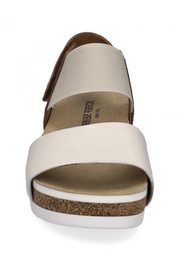 Босоножки на танкетке