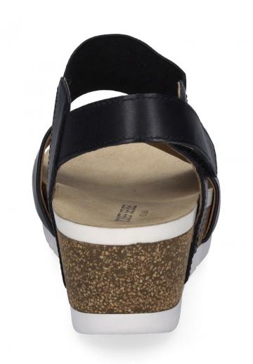 Босоножки на танкетке