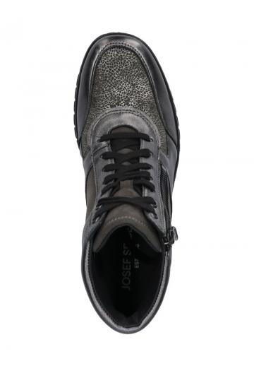 Сапожки на танкетке