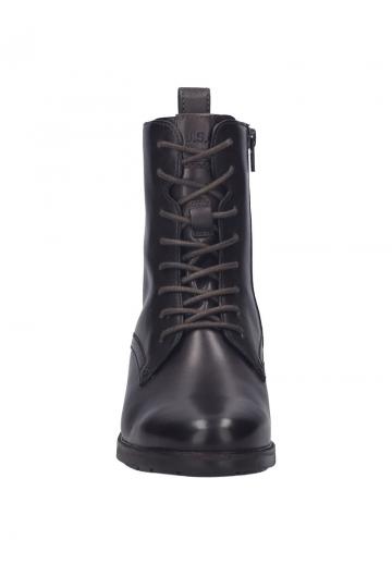 Ботинки на шнуровке