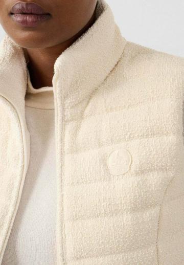 Пуховой жилет