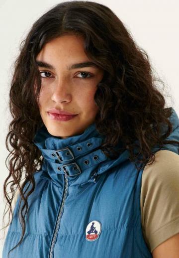 Пуховой жилет