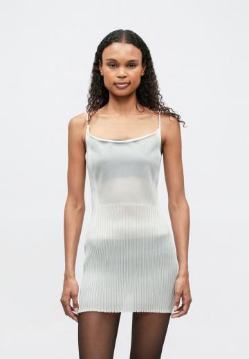 Вязаное платье