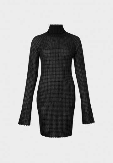 Вязаное платье