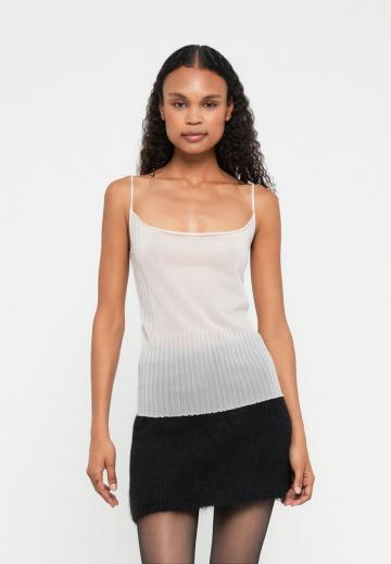 Топ на бретельках