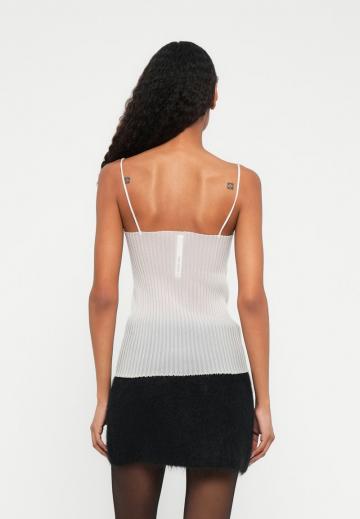 Топ на бретельках