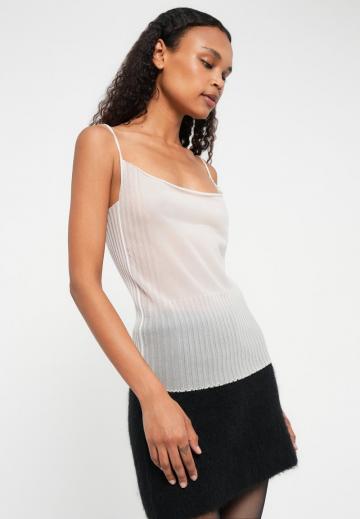 Топ на бретельках