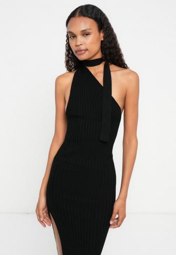 Вязаное платье