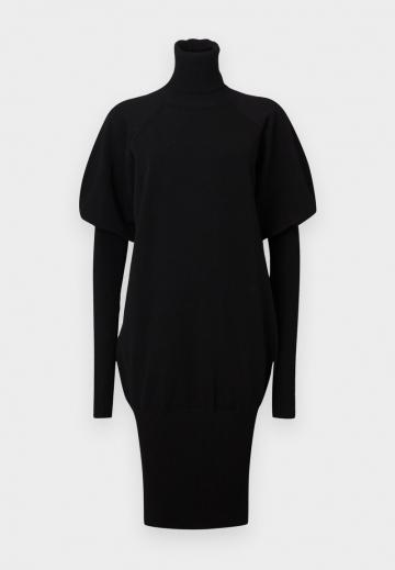 Вязаное платье