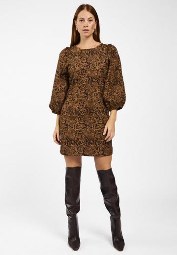 Короткое платье