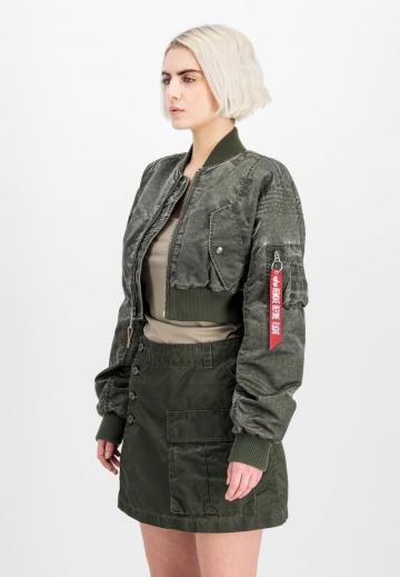 Куртка с накладнымит карманами