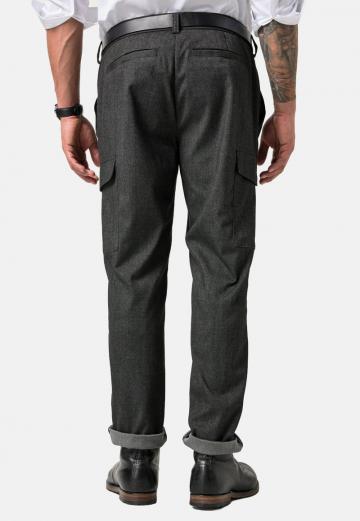 Брюки с накладными карманами
