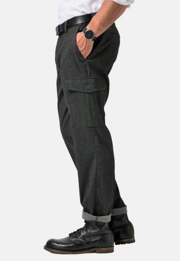 Брюки с накладными карманами